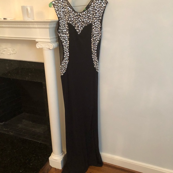 Caribbean queen Black gown with rhinestones - Picture 1 of 4